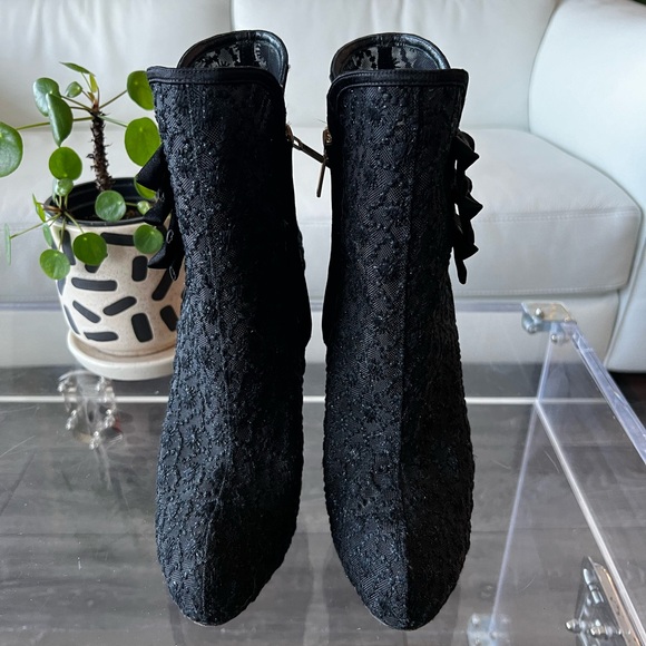 CHRISTIAN DIOR | BLACK MESH DESIGN SATIN HEELED BOOTIES W/ BOWS - Picture 9 of 12